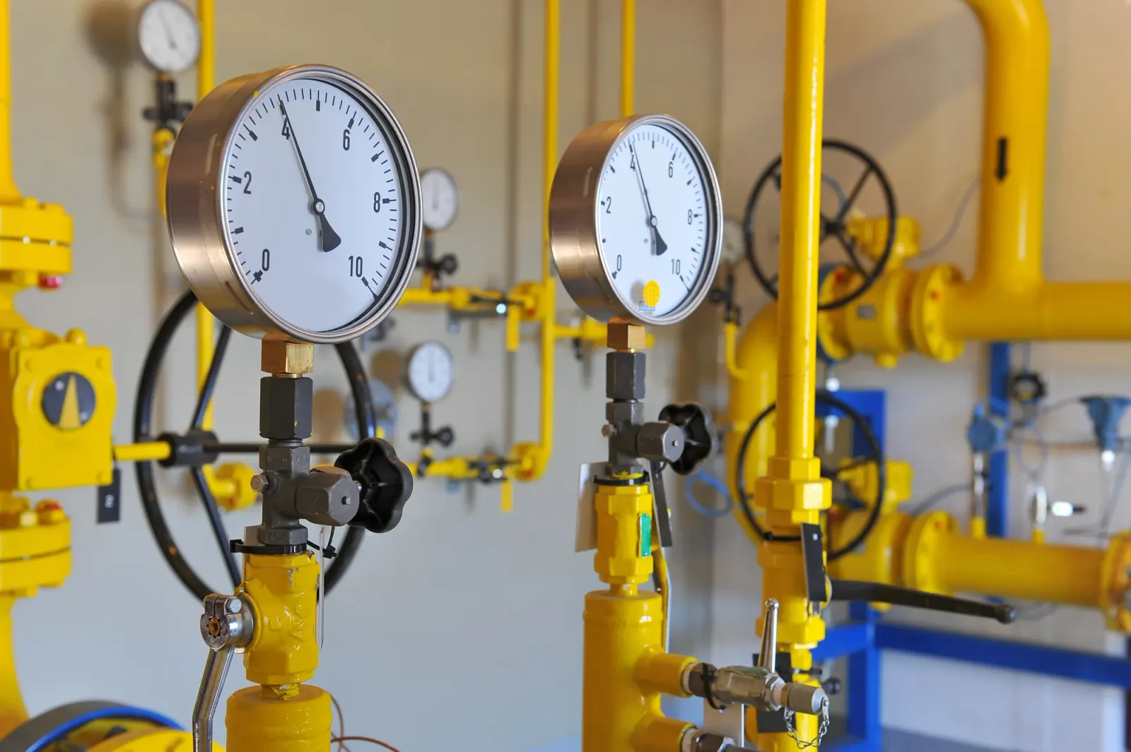 Gas pipework